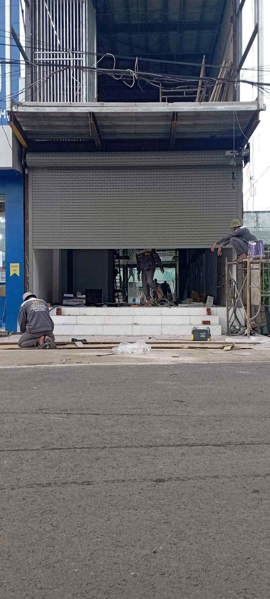 Cửa cuốn Đức có khả năng chống đột nhập cao, hệ thống khóa an toàn, bảo vệ ngôi nhà toàn diện.