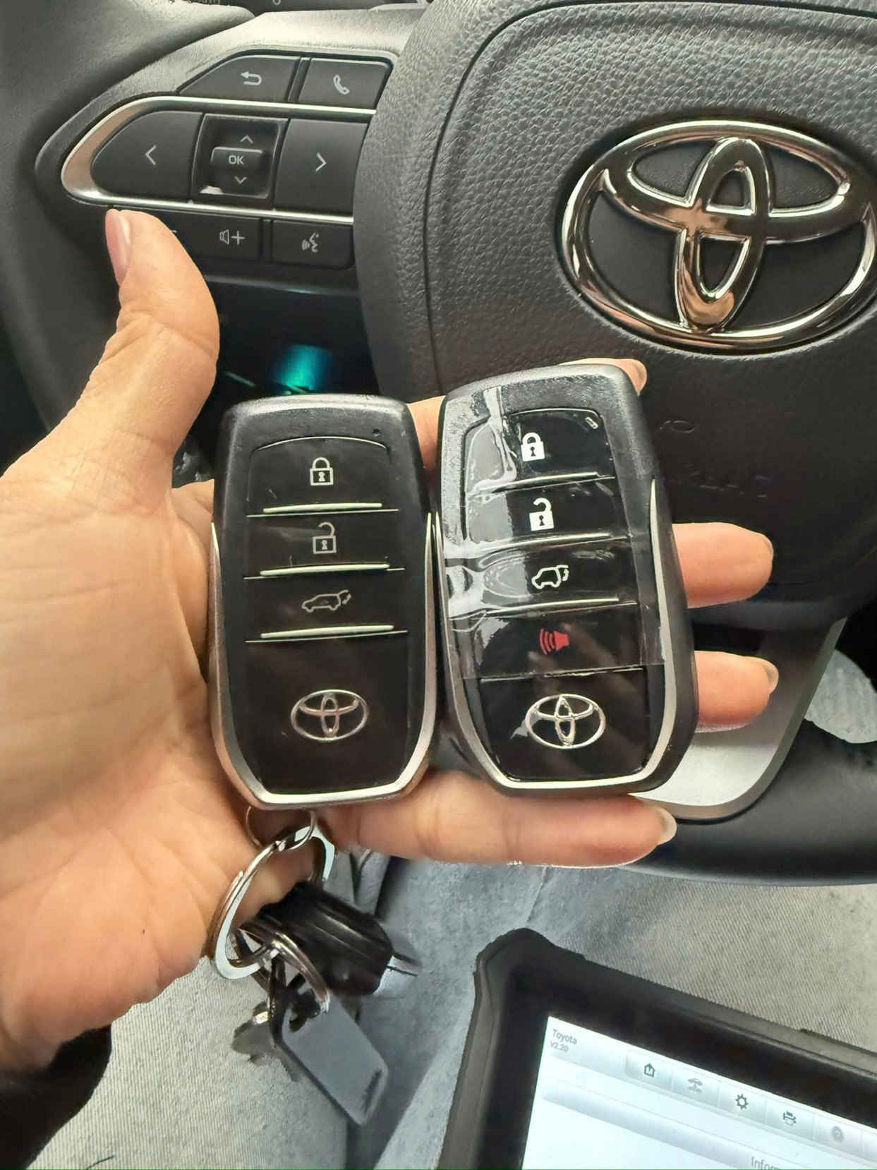 Làm chìa khóa xe toyota