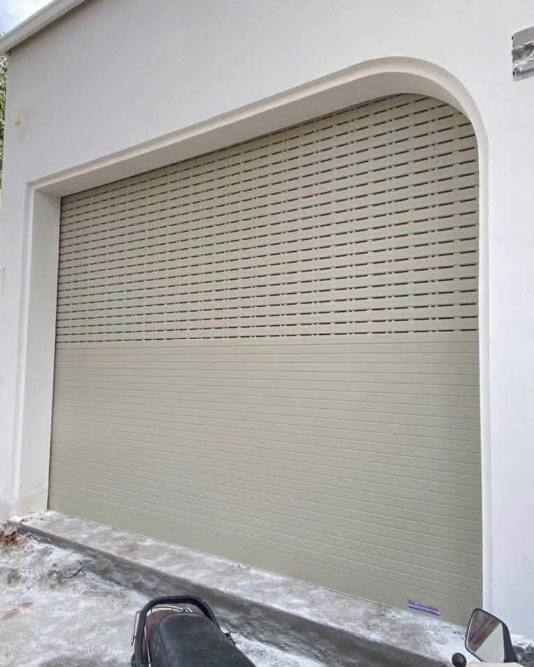 cửa cuốn đang bị lỗi không điều khiển được