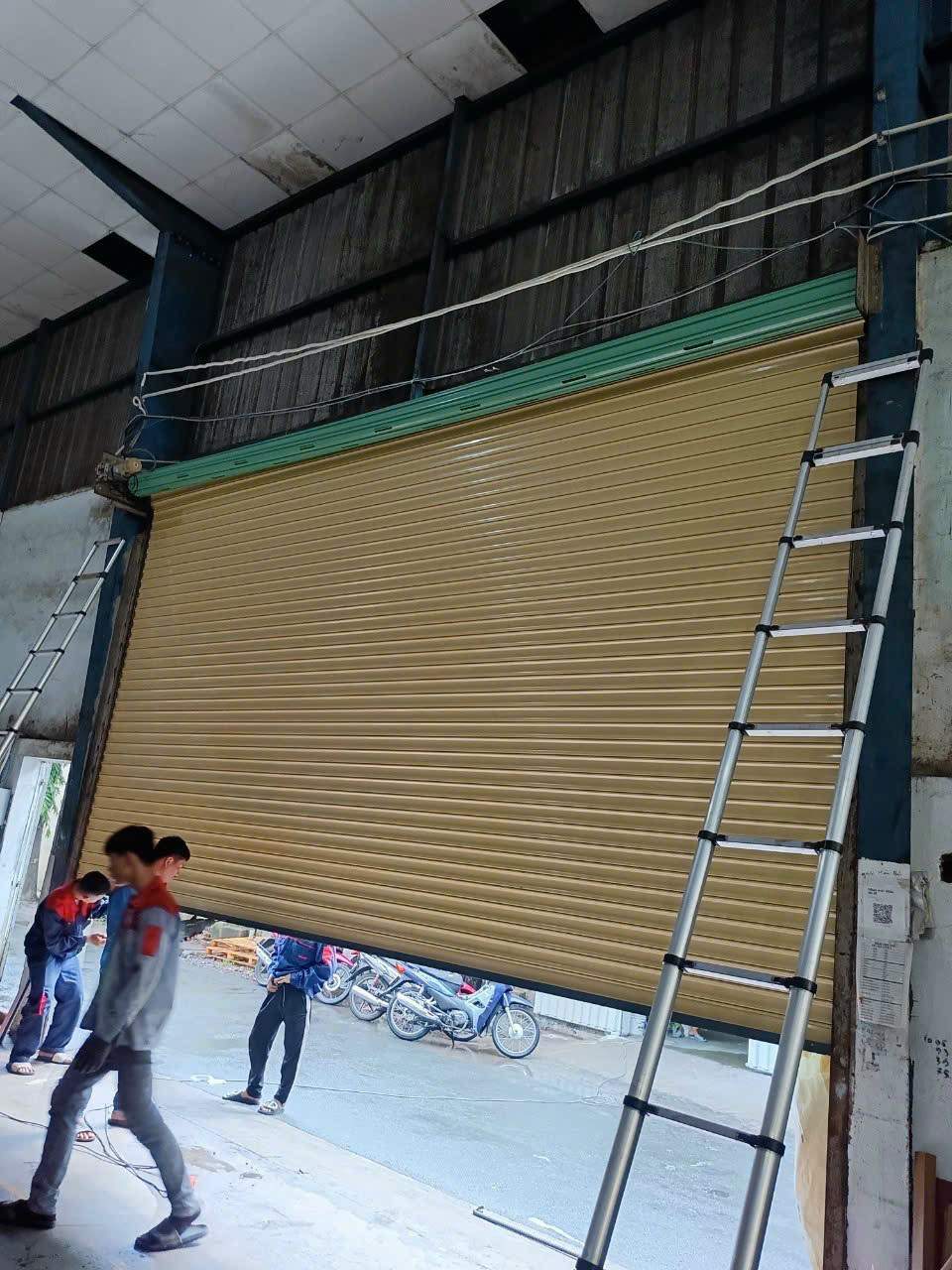 Motor cửa cuốn bị hỏng gây tiếng ồn lớn và hoạt động chập chờn tại Quận 11, FIX365 tiến hành kiểm tra, sửa chữa hoặc thay thế đúng kỹ thuật.