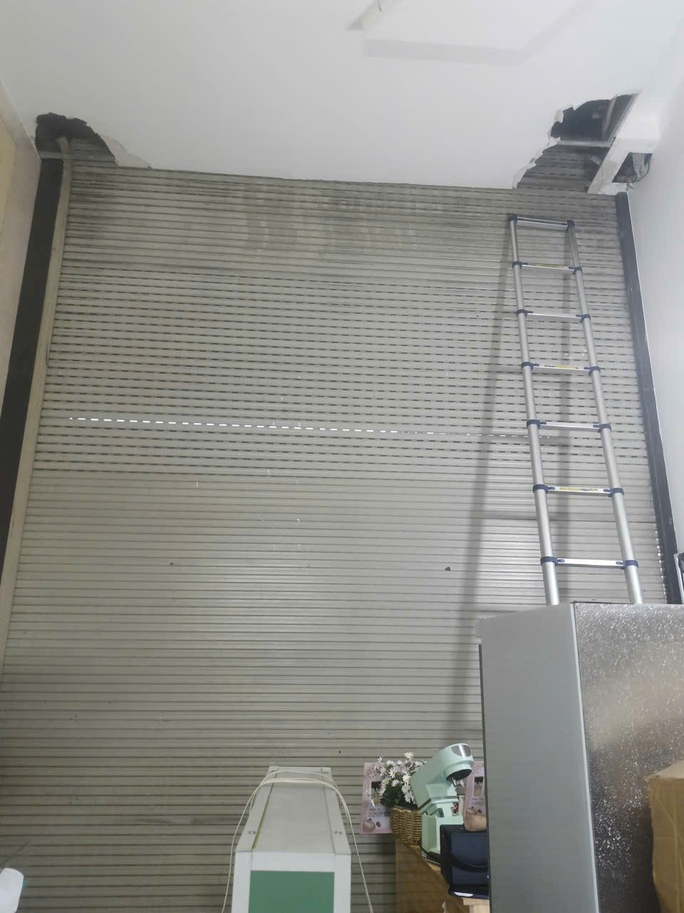 sửa cửa cuốn bị kẹt tại quận 10