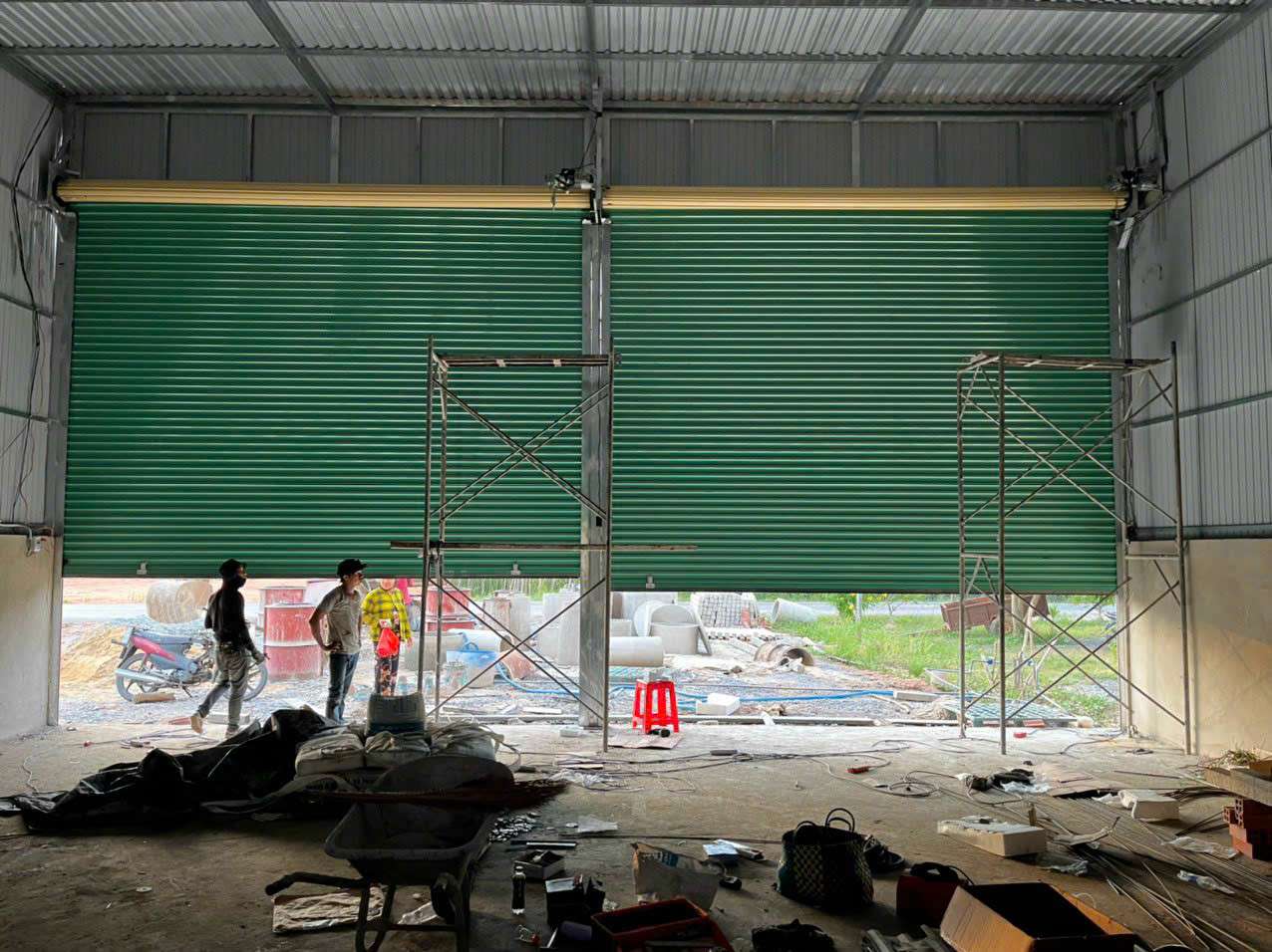 FIX365 xử lý cửa cuốn không lên xuống tại Thủ Dầu Một, kiểm tra motor, ray và nan cửa, khắc phục triệt để lỗi giúp cửa hoạt động êm và bền hơn.