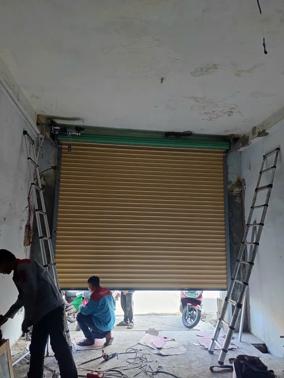 FIX365 khắc phục sự cố mất remote cửa cuốn tại Bình Dương, sao chép và cài đặt remote mới nhanh chóng, sử dụng ổn định lâu dài.