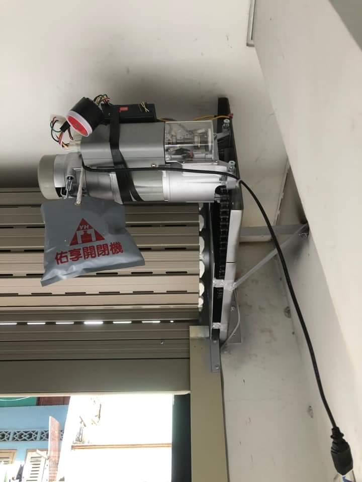 Thợ sửa cửa cuốn Quận 6 FIX365 thay motor cửa cuốn chính hãng, giúp cửa vận hành êm ái và an toàn hơn.