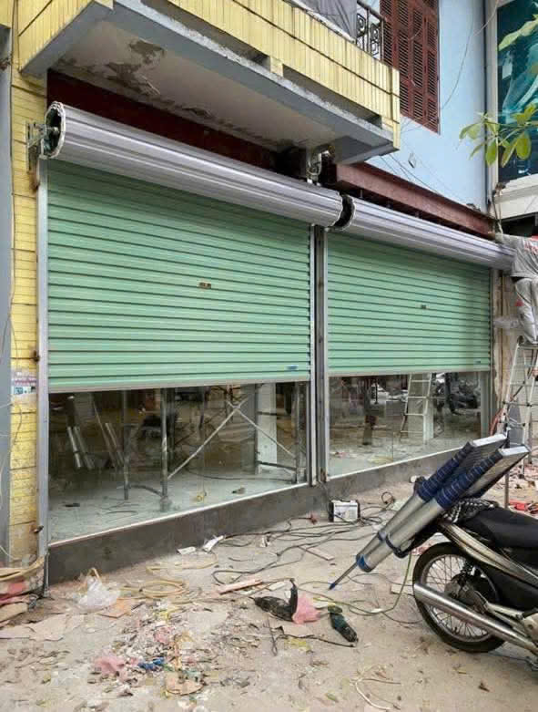 tho-sua-cua-cuon-gan-day-chuyen-nghiep