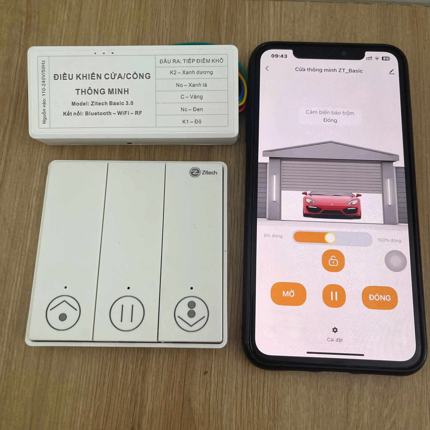 Bộ điều khiển cửa cổng thông minh Zitech Basic 3.0 và công tắc cảm ứng kết nối ứng dụng trên điện thoại