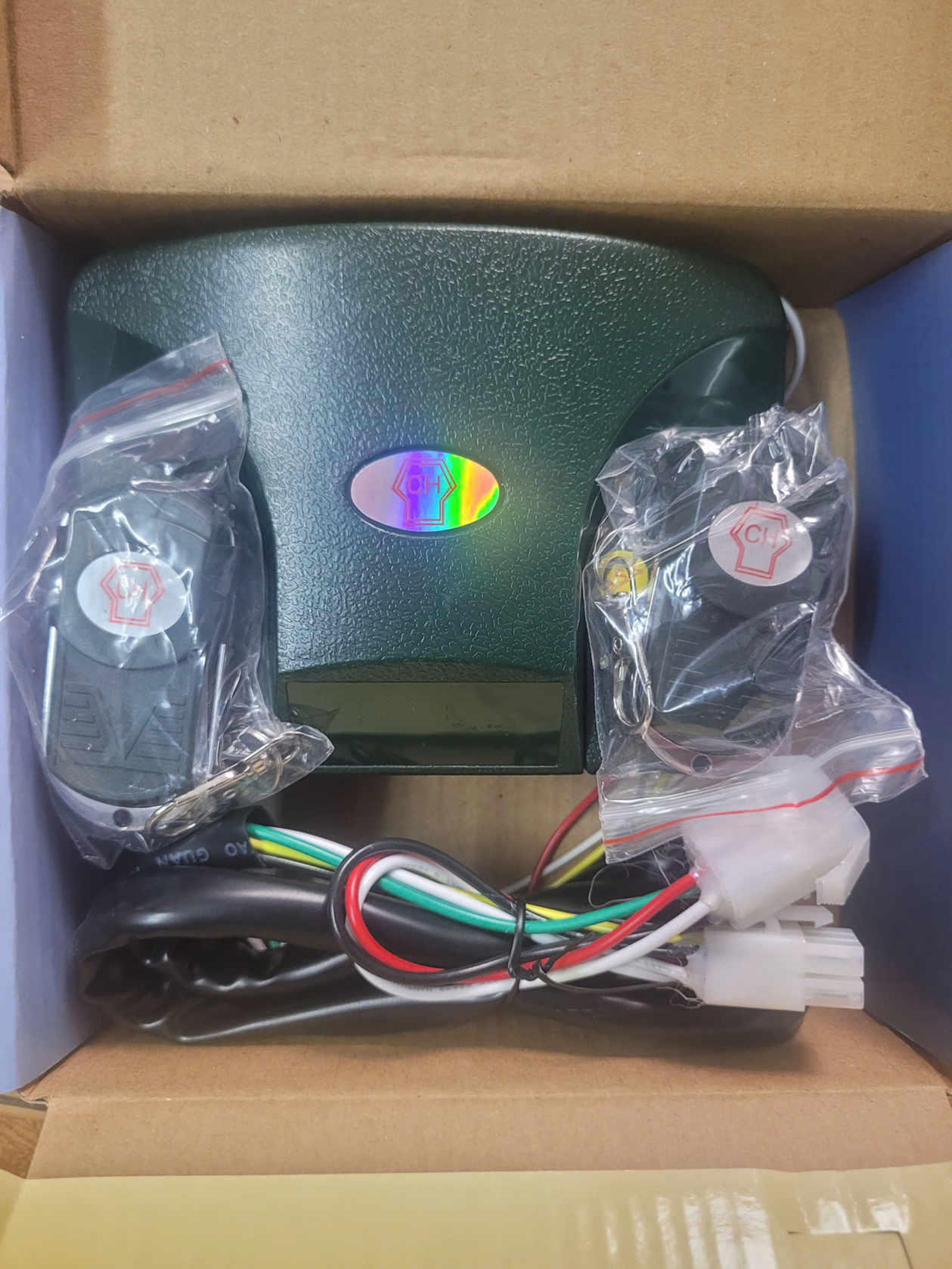 hộp nhận tín hiệu cửa cuốn CH