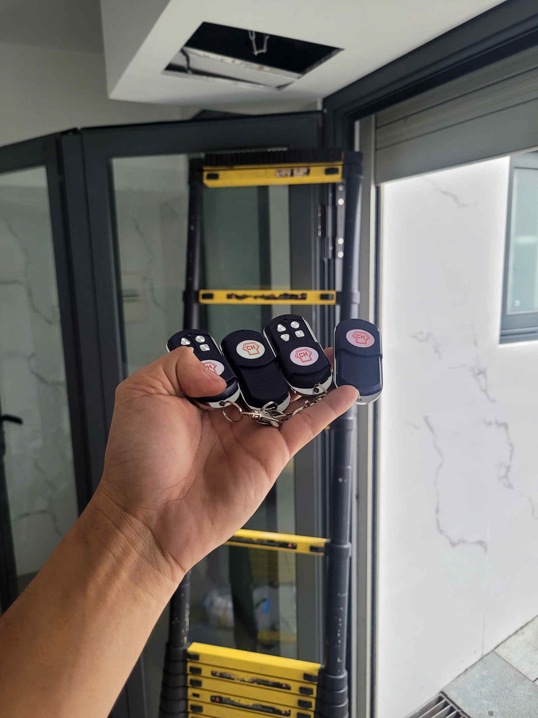 mua remote cửa cuốn ở đâu tại tphcm