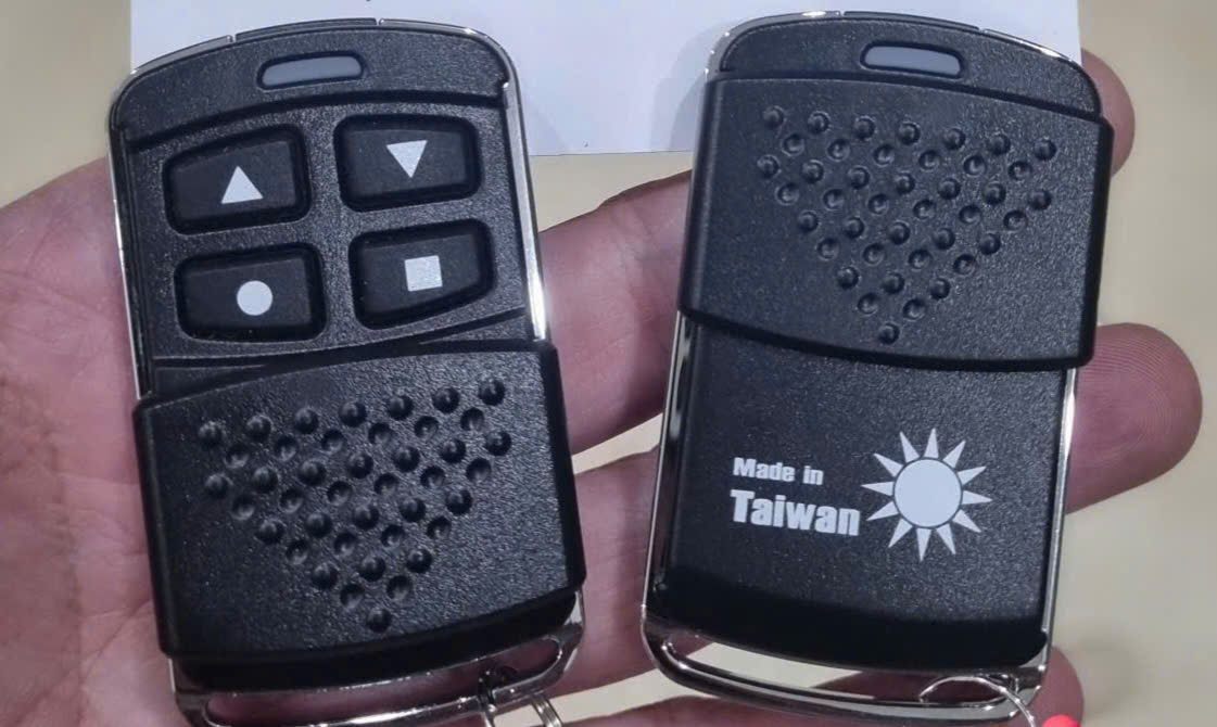 chìa khóa remote cửa cuốn